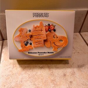 PEANUTS™ x Williams Sonoma Pancake Molds, Set of 3 NWT